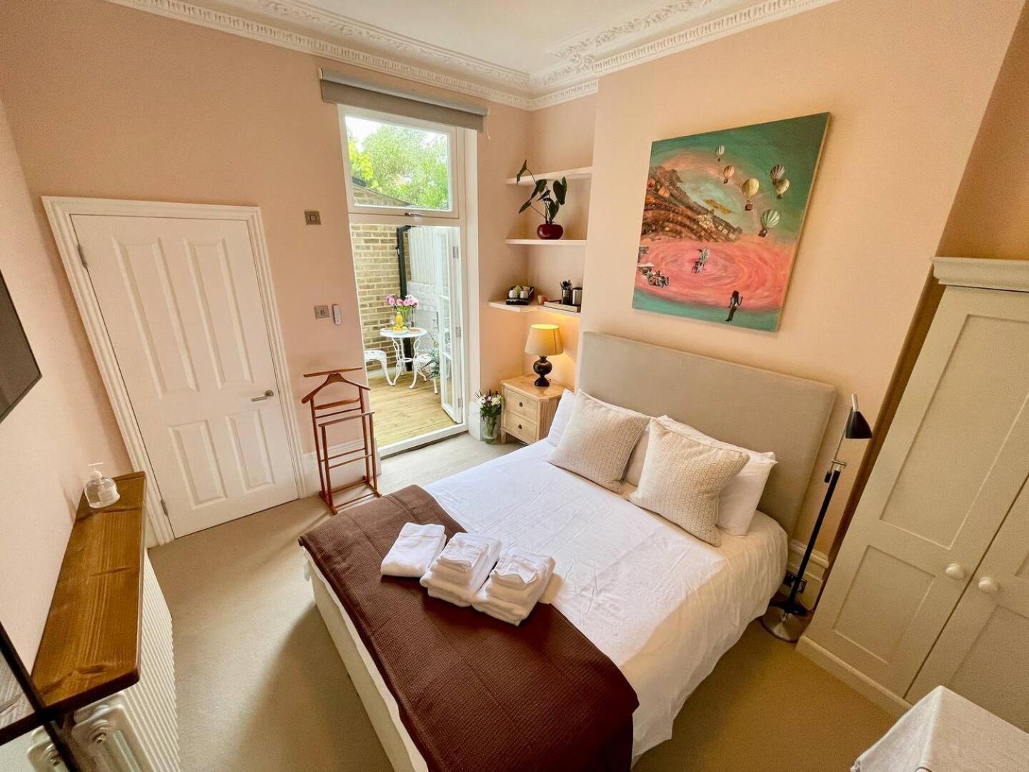 Luxury King-Bed Ensuite With Quiet Private Patio London Eksteriør bilde